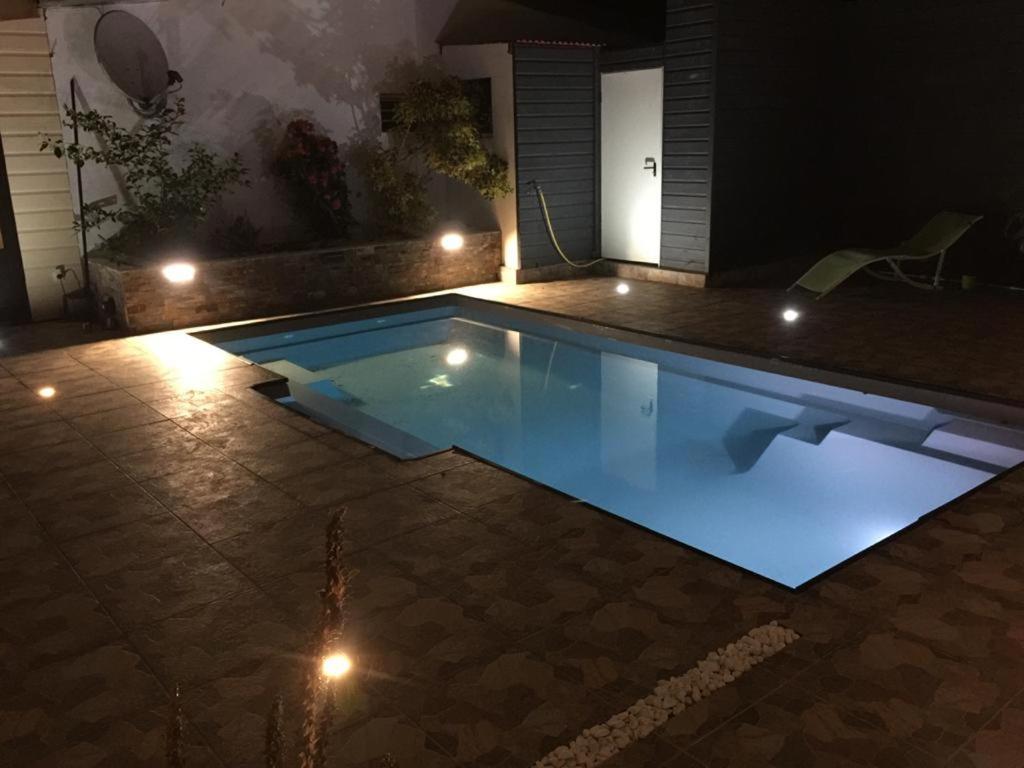 Nicole Residence Avec Piscine Chauffee & Jacuzzi Saint-Andre Εξωτερικό φωτογραφία