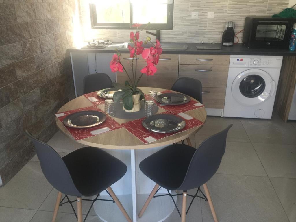 Nicole Residence Avec Piscine Chauffee & Jacuzzi Saint-Andre Εξωτερικό φωτογραφία