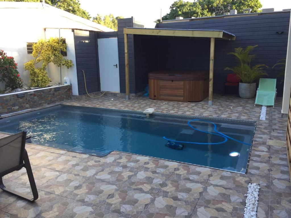 Nicole Residence Avec Piscine Chauffee & Jacuzzi Saint-Andre Εξωτερικό φωτογραφία