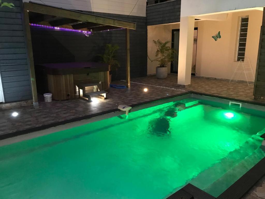 Nicole Residence Avec Piscine Chauffee & Jacuzzi Saint-Andre Εξωτερικό φωτογραφία