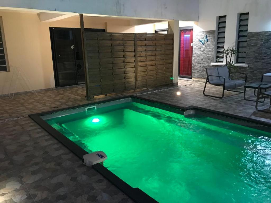 Nicole Residence Avec Piscine Chauffee & Jacuzzi Saint-Andre Εξωτερικό φωτογραφία