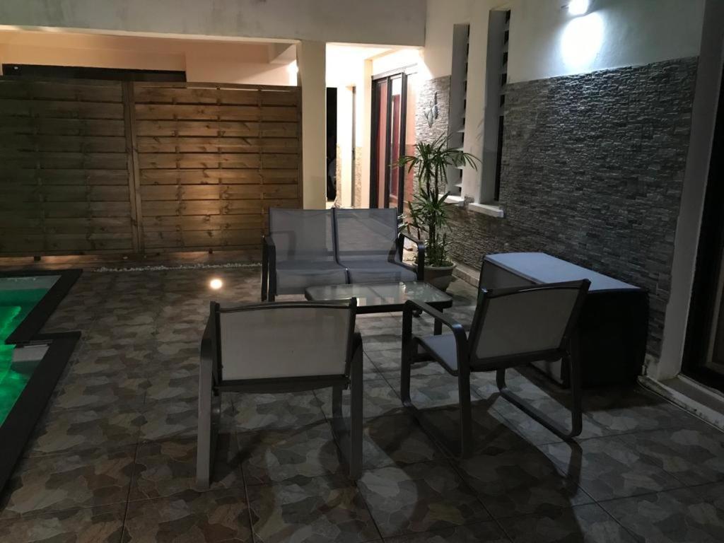 Nicole Residence Avec Piscine Chauffee & Jacuzzi Saint-Andre Εξωτερικό φωτογραφία
