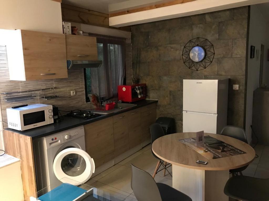 Nicole Residence Avec Piscine Chauffee & Jacuzzi Saint-Andre Εξωτερικό φωτογραφία